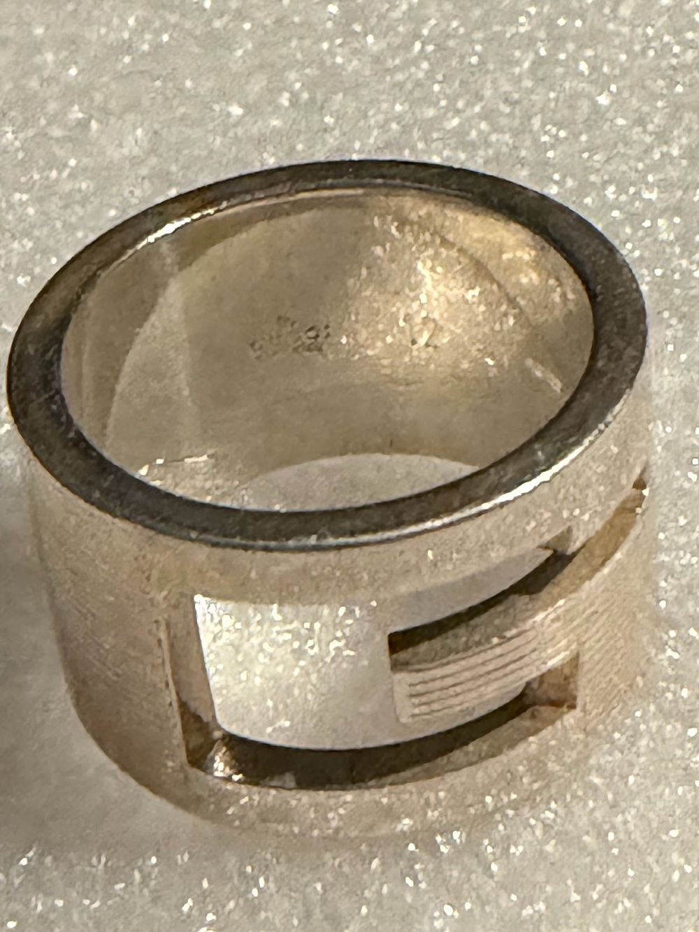 Gucci Silver Toned Interlocking G Band Ring - Picture 3 of 8